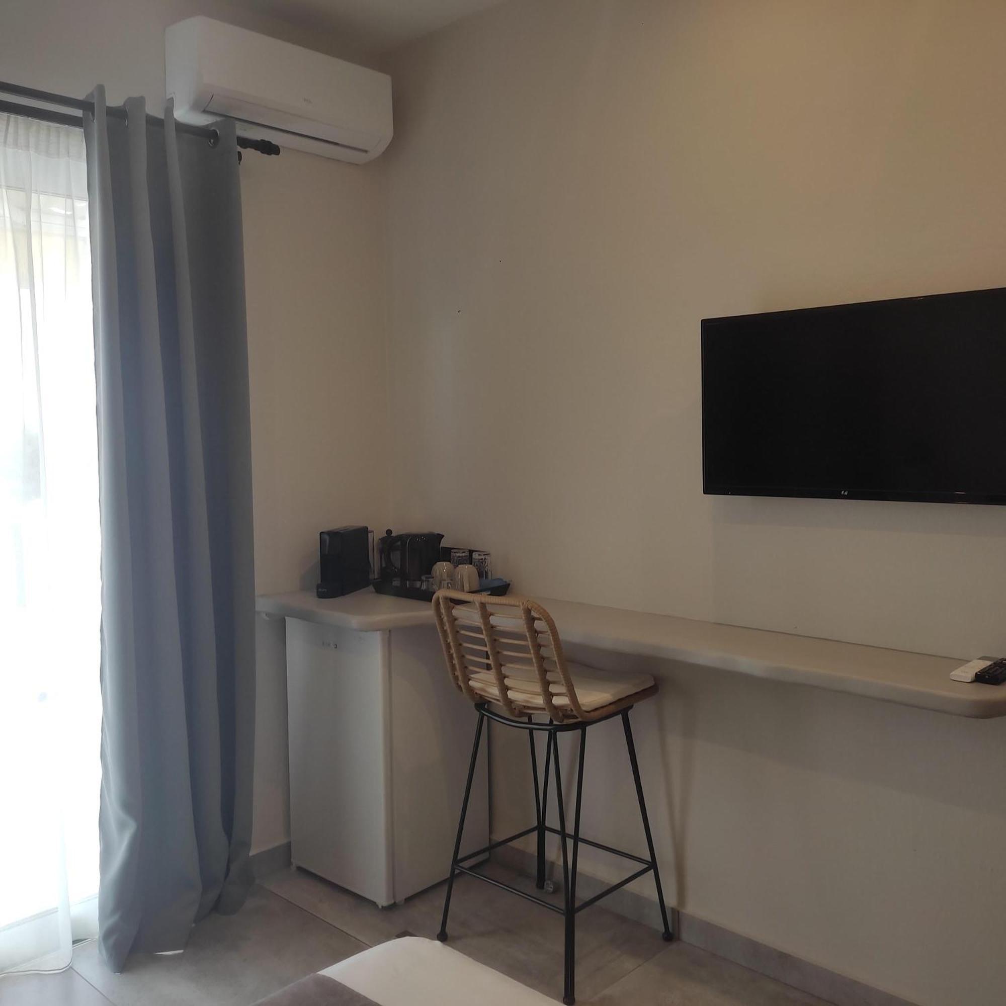 파티티리 Pansion Nikos 아파트 외부 사진